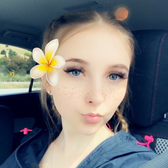 Meet your Posher, Karli - Picture 2 of 4